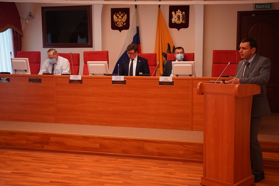 Депутаты профильного комитета заслушали информацию о работе департамента государственного жилищного надзора за 2020 год