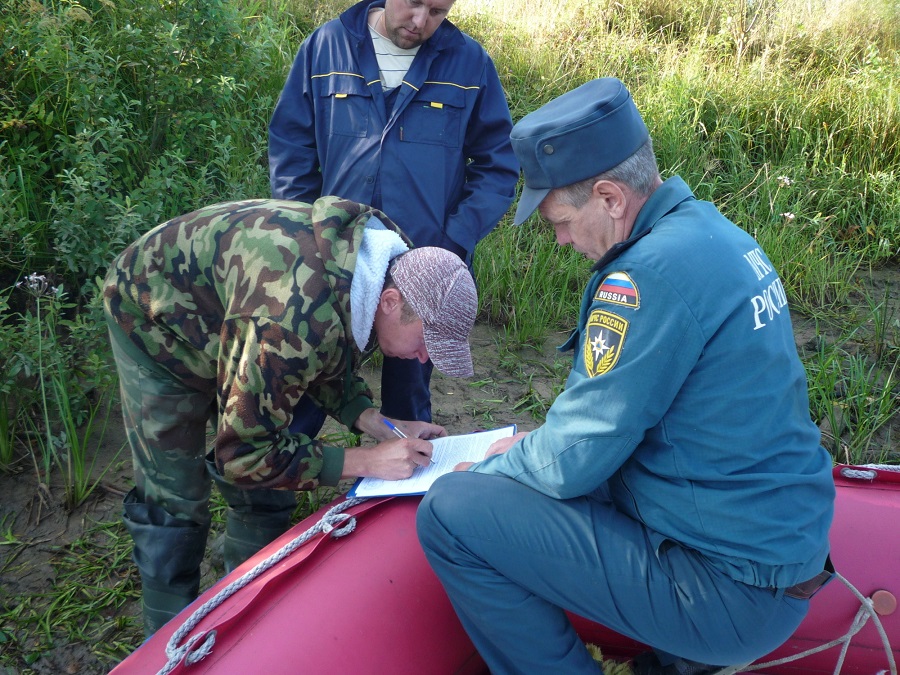 Ярославские спасатели совершили запланированное патрулирование по реке Согожа