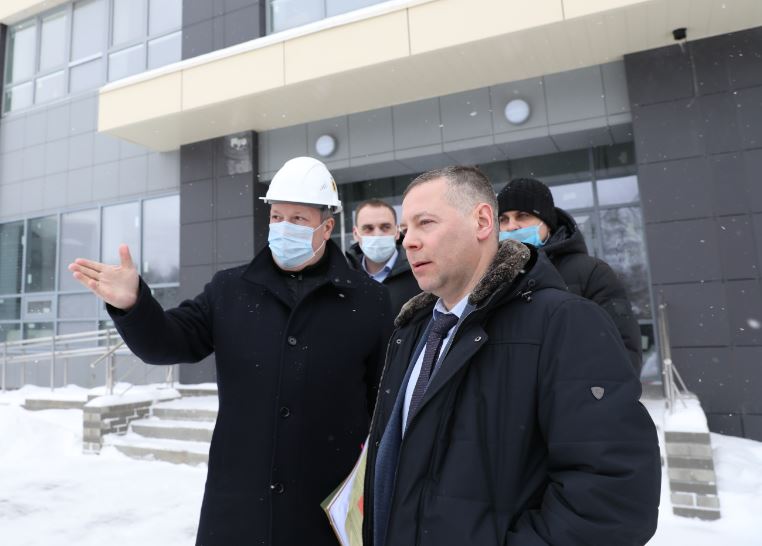 Губернатор проверил ход строительства основных объектов здравоохранения региона