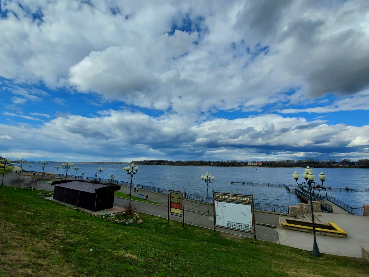 В Рыбинске стартовали подготовительные работы к строительству берегоукрепительного сооружения на правом берегу Волги