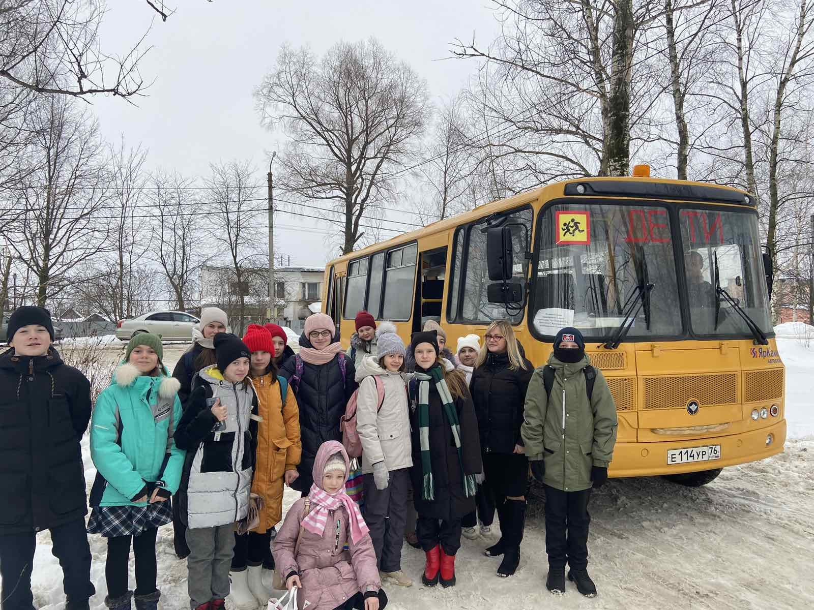 Новые школьные автобусы выходят в первые рейсы в Ярославской области