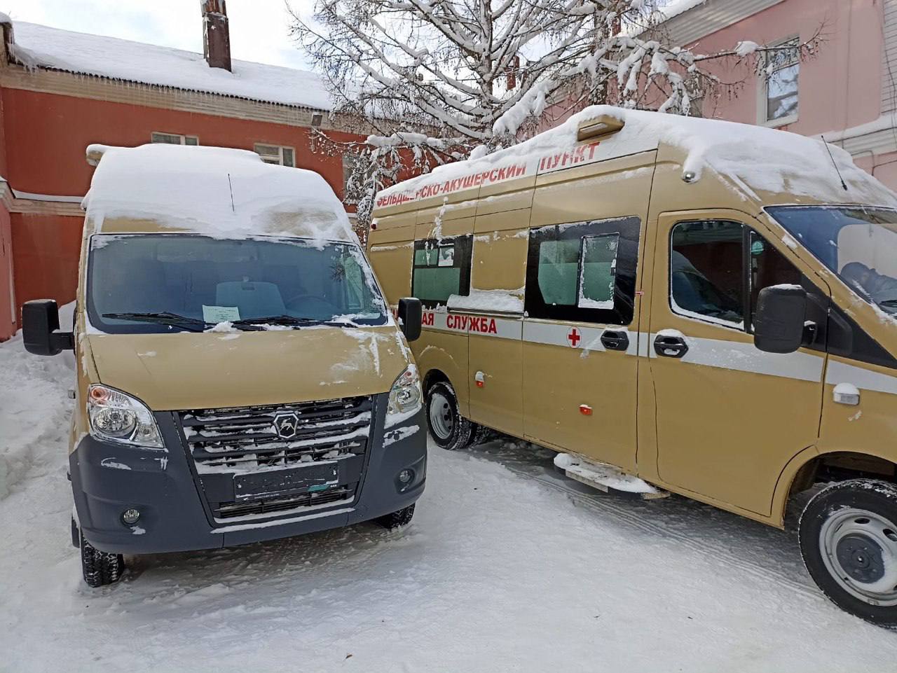 Передвижные ФАПы и медицинские автомобили переданы в районные больницы Ярославской области