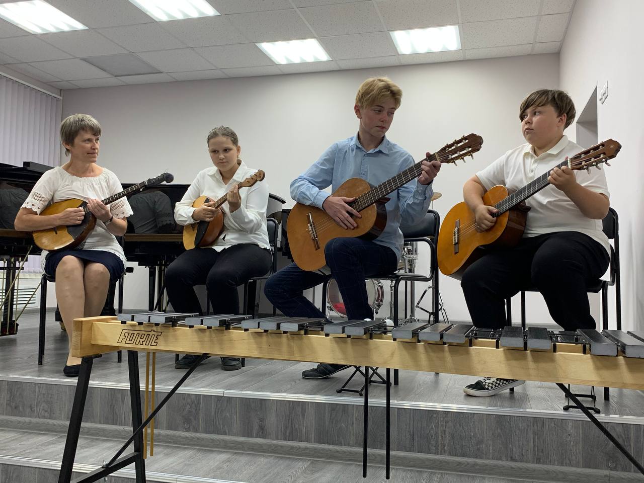 Детские школы искусств Ярославской области получили новые музыкальные инструменты