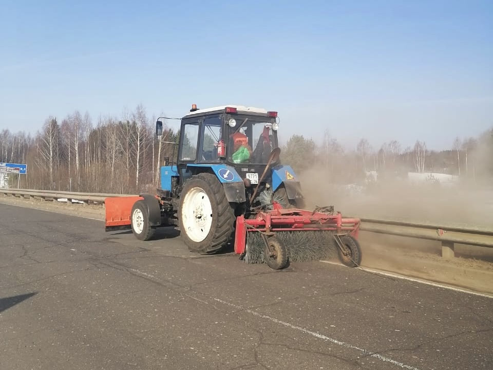 Дороги Ярославской области приводят в порядок после зимы