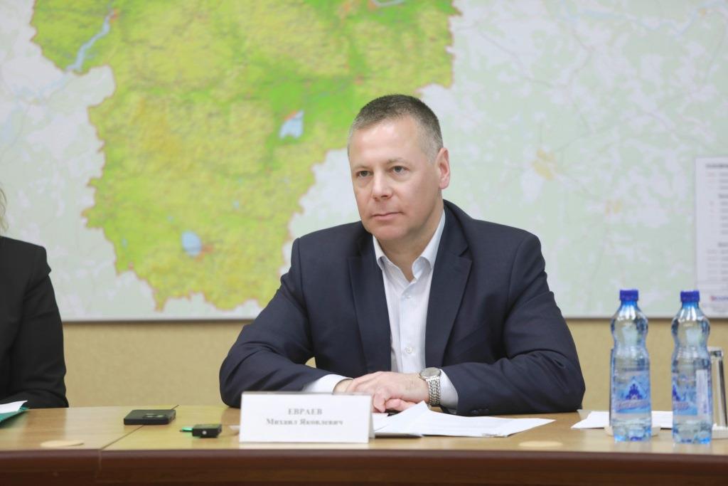 Михаил Евраев: в Ярославле необходимо решить проблему нехватки работников скорой медицинской помощи