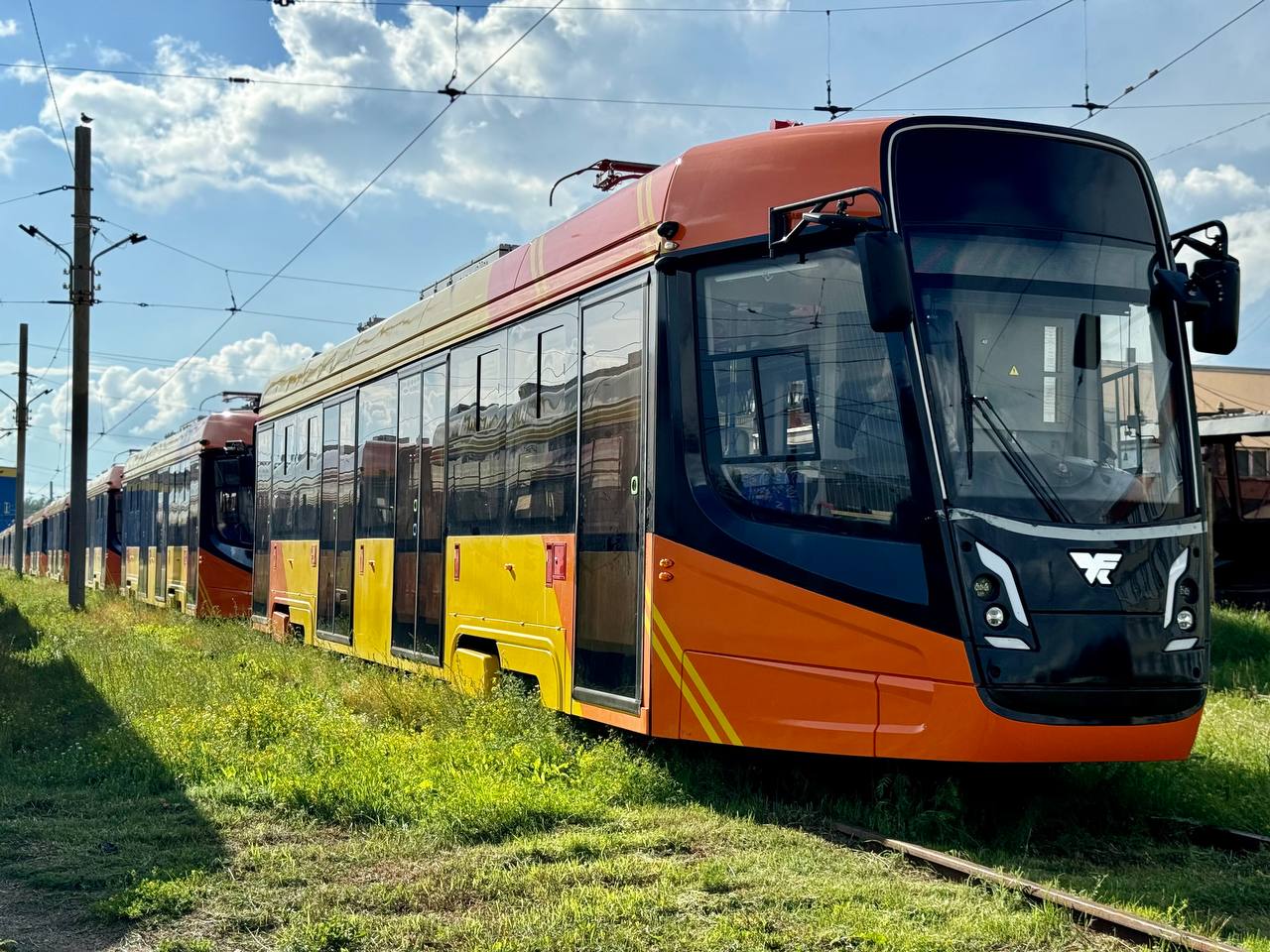 В Ярославль поступили уже 17 современных трамваев
